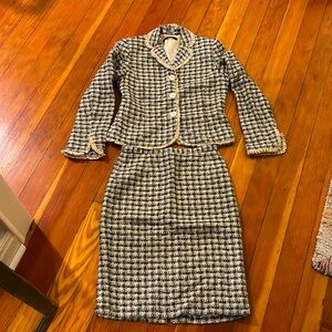 Perry Ellis blazer and matching skirt size 8